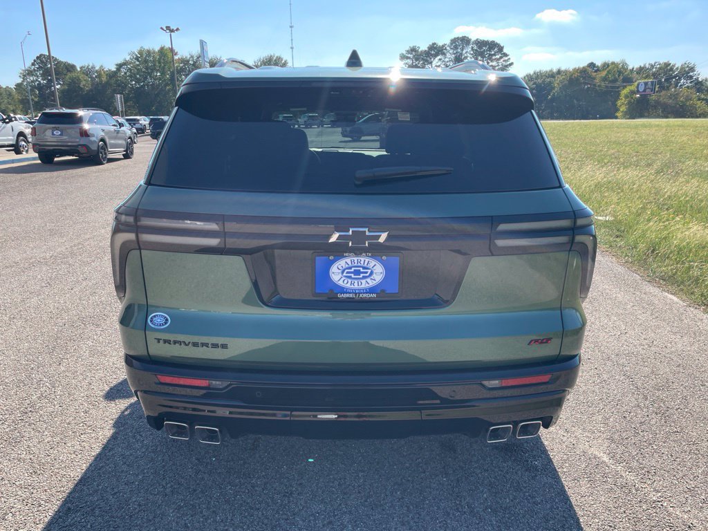New 2027 Chevrolet Traverse RS w/ LPO, Floor Liner Package FWD image 5