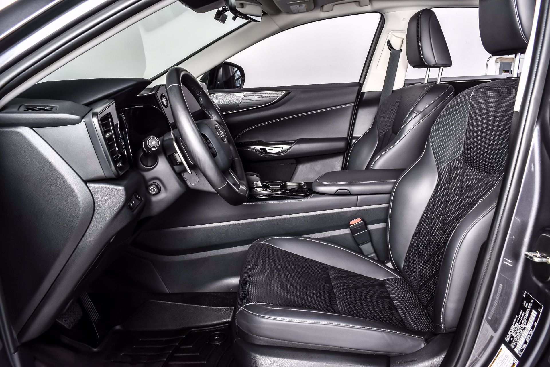 Used 2025 Lexus NX 450h+ AWD w/ Towing Package (2000 Lbs) image 14