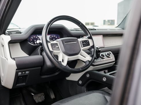 Used 2021 Land Rover Defender 90 X-Dynamic S image 25