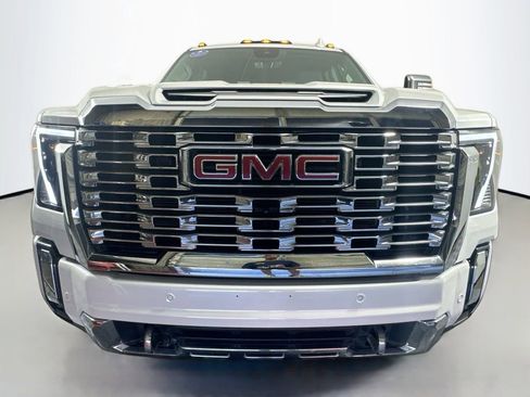 Used 2024 GMC Sierra 3500 Denali w/ Denali Reserve Package image 2