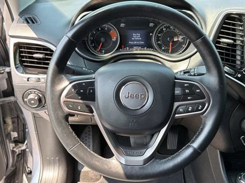 Used 2019 Jeep Cherokee Limited w/ Technology Group AWD/4WD image 23