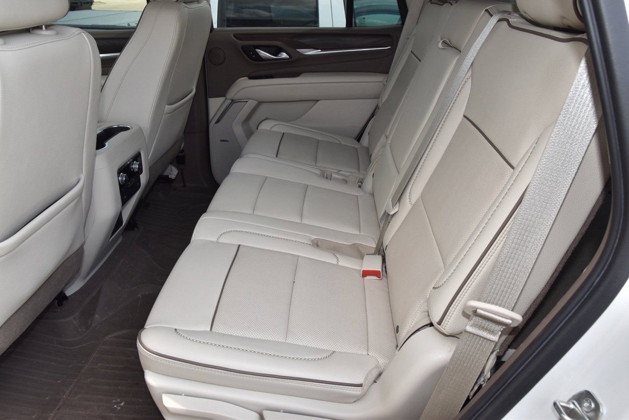 Used 2021 GMC Yukon Denali w/ Denali Premium Package AWD/4WD image 10