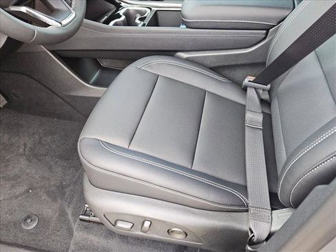 New 2026 Chevrolet Traverse LT w/ Driver Confidence Package image 4