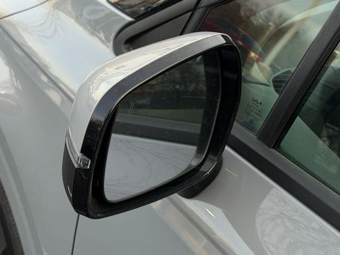 Used 2024 Kia Carnival SX image 11