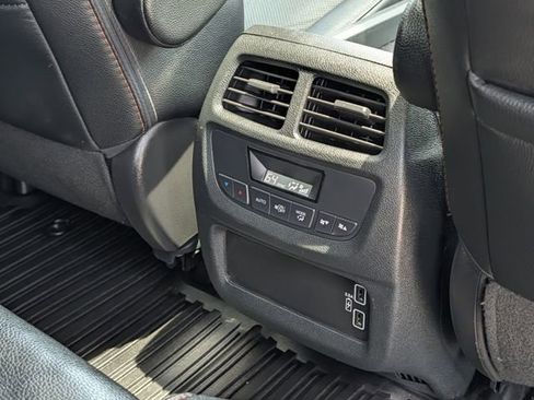 Used 2022 Honda Pilot TrailSport image 32