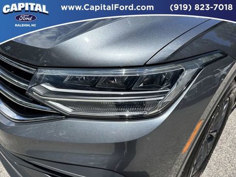 Used 2024 Volkswagen Tiguan SE FWD image 11