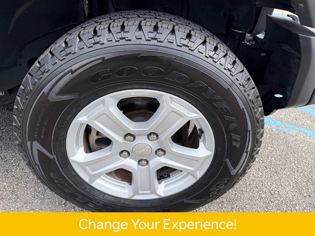 Used 2021 Jeep Wrangler Sport AWD/4WD image 32