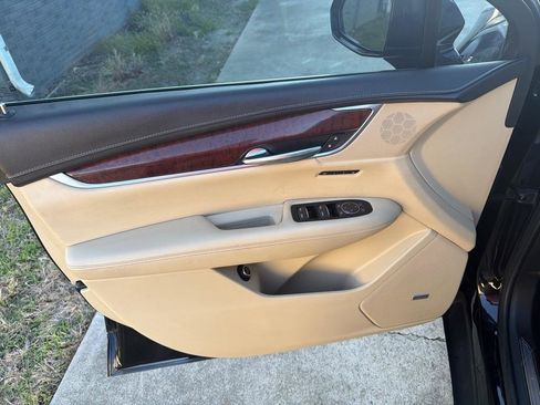 Used 2018 Cadillac XT5 Luxury w/ Driver Awareness Package image 37