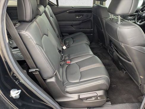 Certified 2025 Honda Pilot EX-L image 18
