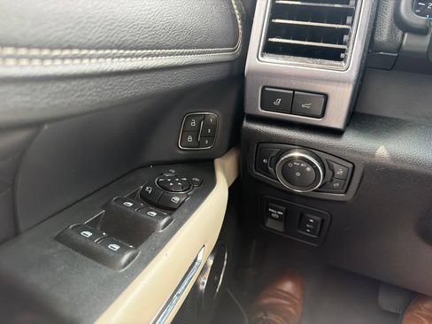 Used 2019 Ford Expedition Platinum AWD/4WD image 15