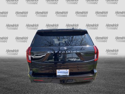 Used 2025 Ford Expedition Max Active image 9