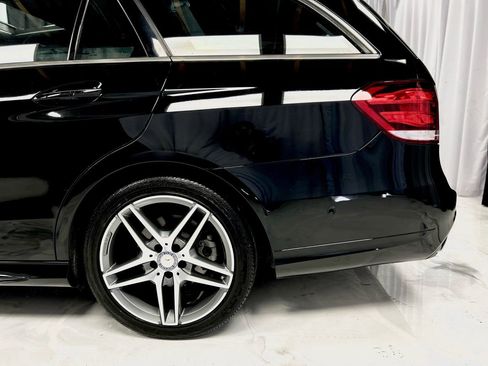 Used 2016 Mercedes-Benz E 350 4MATIC Wagon image 11