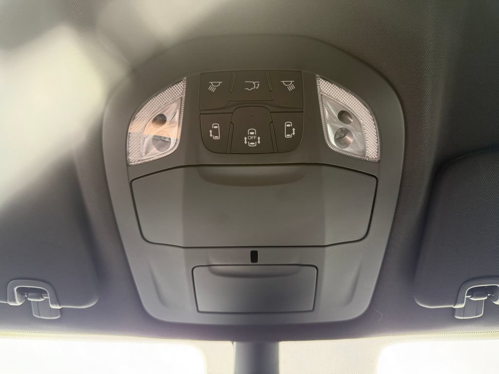 New 2027 Chrysler Pacifica Select AWD/4WD image 30
