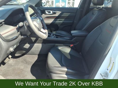 Used 2023 Jeep Compass Trailhawk w/ Trailhawk Elite Group image 8