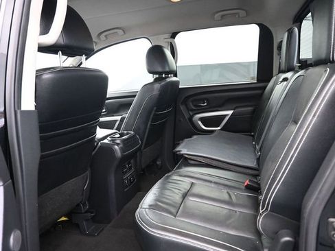 Used 2018 Nissan Titan PRO-4X w/ Pro-4x Convenience Package image 17