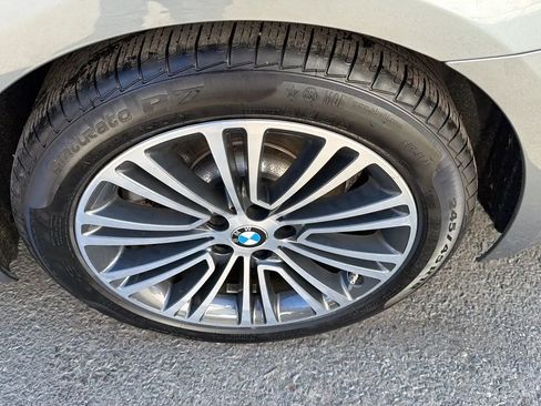 Used 2018 BMW 530i xDrive w/ Premium Package AWD/4WD image 9