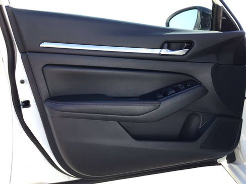 Used 2024 Nissan Altima 2.5 SR FWD image 20