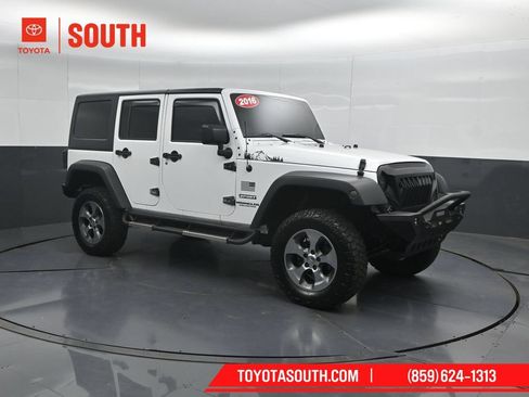 Used 2016 Jeep Wrangler Unlimited Sport w/ Connectivity Group AWD/4WD image 4