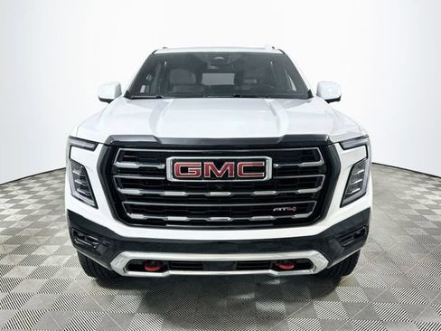 Used 2025 GMC Yukon XL AT4 AWD/4WD image 8