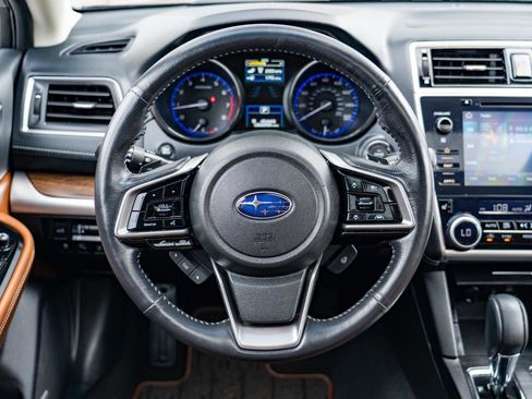 Used 2019 Subaru Outback 3.6R Touring w/ Popular Package #3A AWD/4WD image 17
