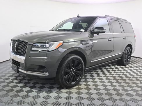 Certified 2024 Lincoln Navigator Black Label AWD/4WD image 2