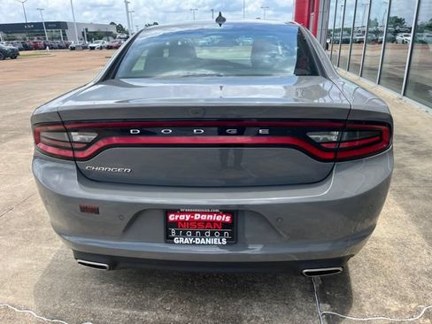 Used 2023 Dodge Charger SXT RWD image 3