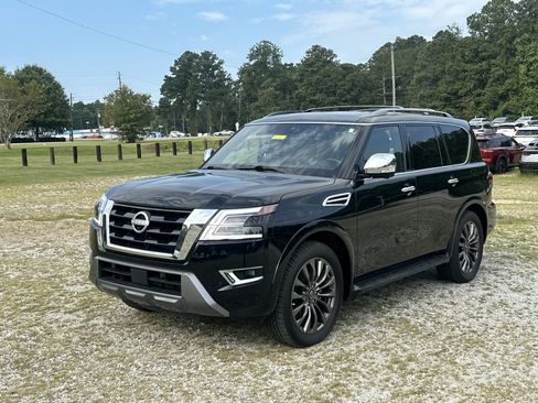 Used 2024 Nissan Armada Platinum w/ Captain's Chairs Package AWD/4WD image 1