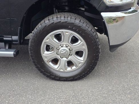 Used 2017 RAM 2500 Tradesman w/ Chrome Appearance Group image 2