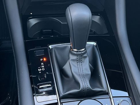 New 2025 MAZDA MAZDA3 Hatchback w/Premium Plus Pkg image 23