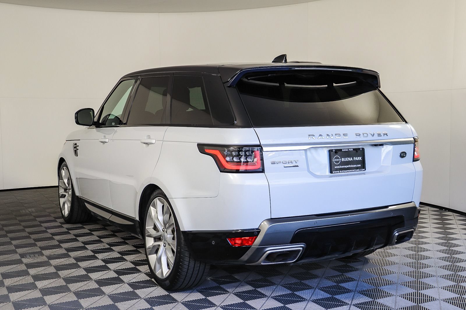 Used 2019 Land Rover Range Rover Sport HSE AWD/4WD image 8