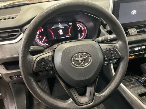 Used 2025 Toyota RAV4 XLE AWD/4WD image 22