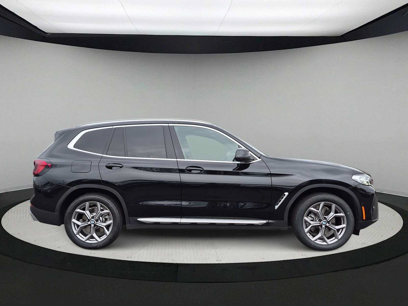 Used 2024 BMW X3 xDrive30i w/ Premium Package AWD/4WD image 9
