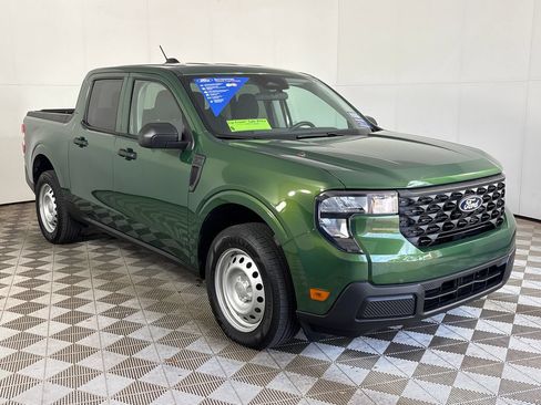 Used 2025 Ford Maverick XL FWD image 1