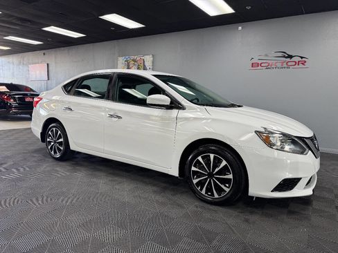 Used 2018 Nissan Sentra S image 2