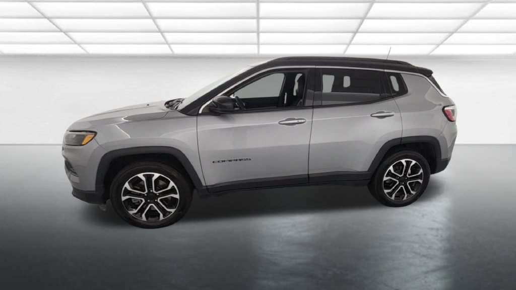 Used 2024 Jeep Compass Limited AWD/4WD image 3