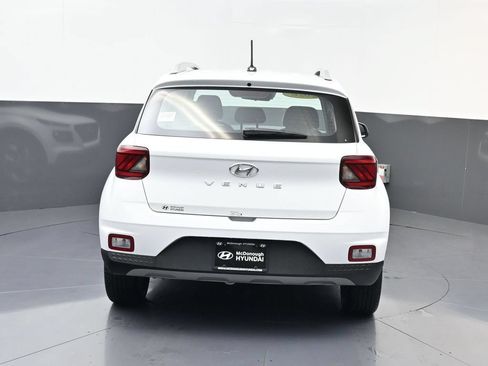 Certified 2026 Hyundai Venue SEL FWD image 5