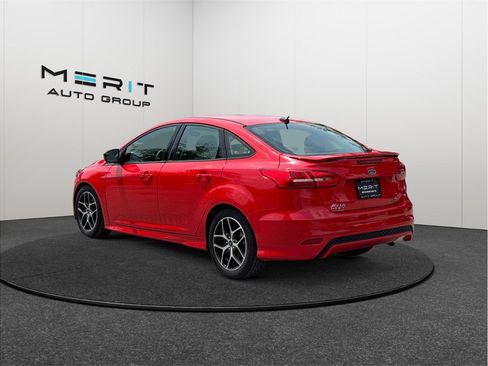 Used 2016 Ford Focus SE w/ SE Sport Package FWD image 7