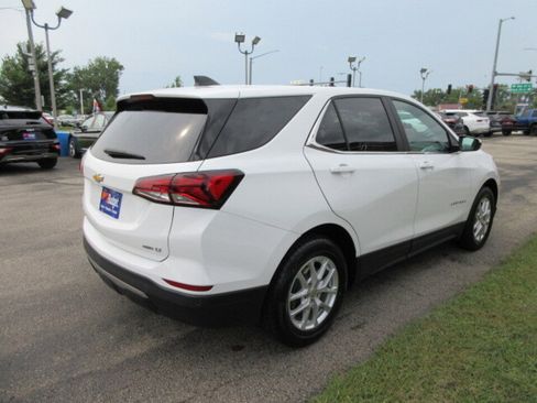 Used 2024 Chevrolet Equinox LT w/ LPO, Floor Liner Package image 3