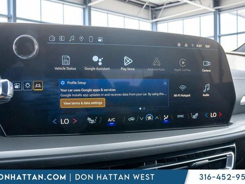 Used 2025 Chevrolet Traverse LT FWD image 6
