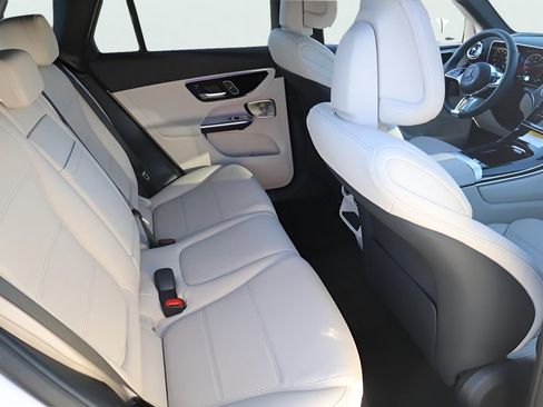 New 2026 Mercedes-Benz GLC 300 4MATIC image 18