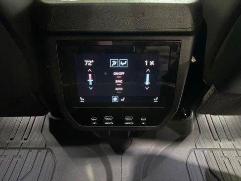 Used 2025 GMC Yukon Denali Ultimate AWD/4WD image 17