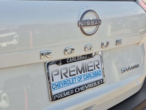 Used 2023 Nissan Rogue SV AWD/4WD image 32