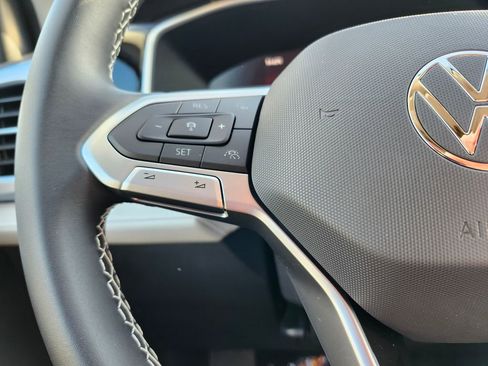 New 2026 Volkswagen Taos SE image 12