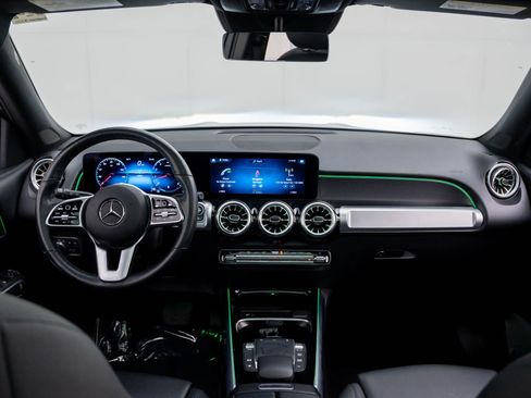 Used 2022 Mercedes-Benz GLB 250 4MATIC image 10