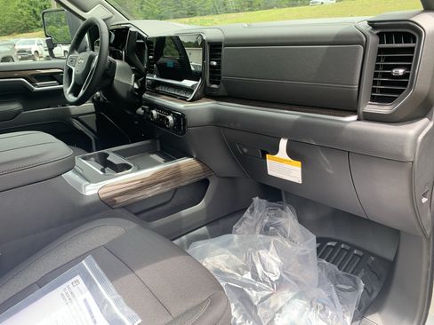 New 2026 Chevrolet Silverado 3500 LT w/ Convenience Package AWD/4WD image 21