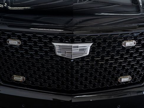 Used 2022 Cadillac Escalade Premium Luxury image 16