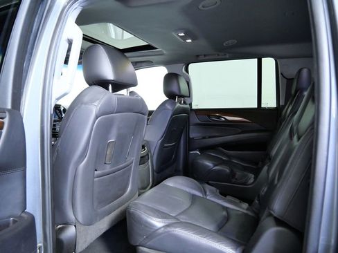 Used 2018 Cadillac Escalade ESV Luxury image 14