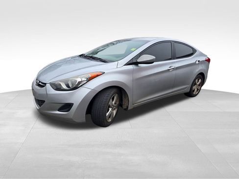 Used 2013 Hyundai Elantra GLS image 7