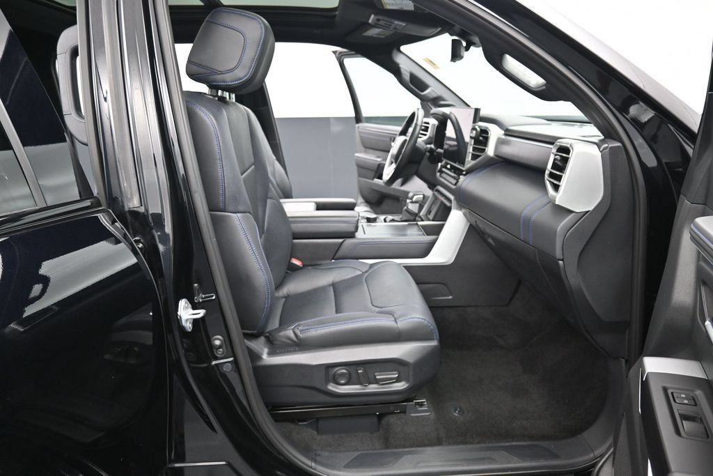 Used 2024 Toyota Tundra Platinum AWD/4WD image 35