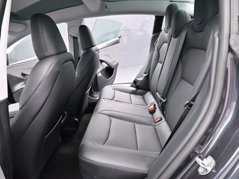 Used 2025 Tesla Model 3 Long Range RWD image 26